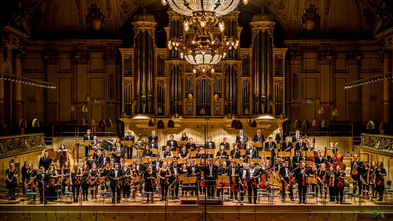 Das Akademische Orchester Zürich spielt Ravel und Rachmaninov