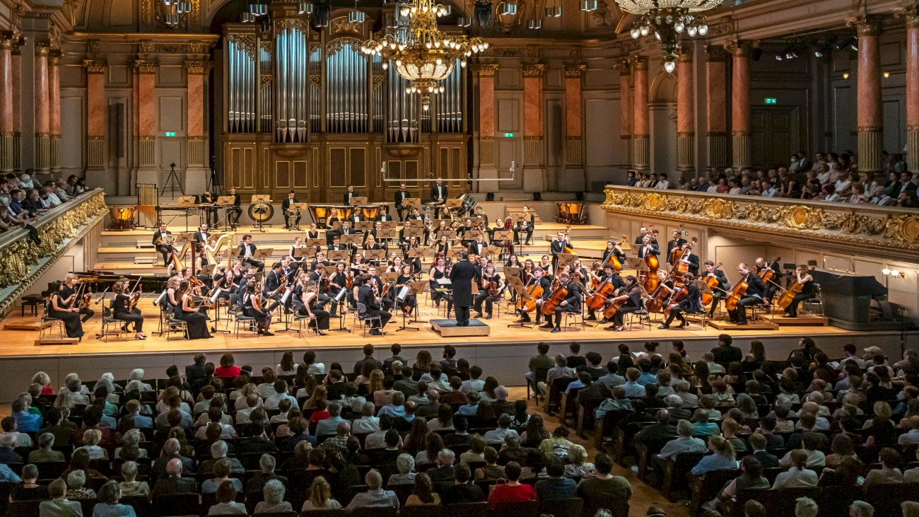 Das Akademische Orchester Zürich spielt den 2. Akt aus Richard Wagners Tristan und Isolde